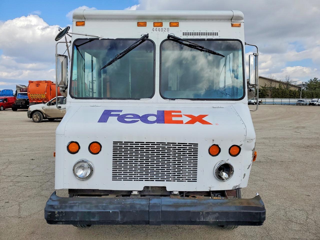 2002 Workhorse Custom Chassis P42 Delivery Truck