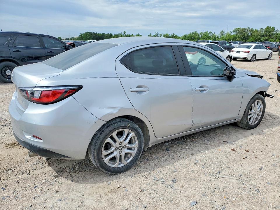 2017 Toyota Yaris ia Base