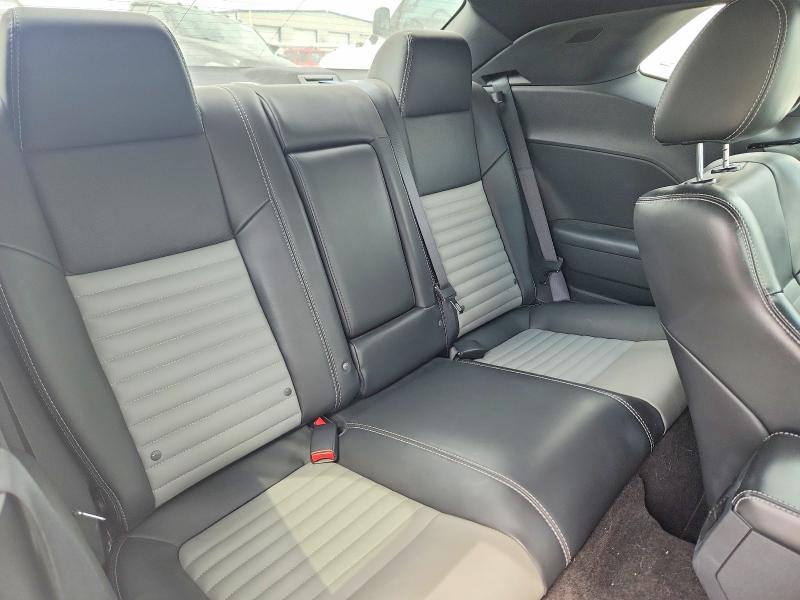 2010 Dodge Challenger se