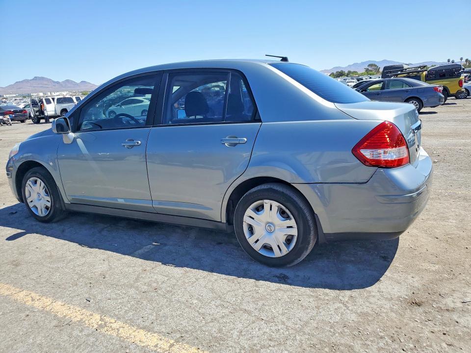 2010 Nissan Versa 1.8 s