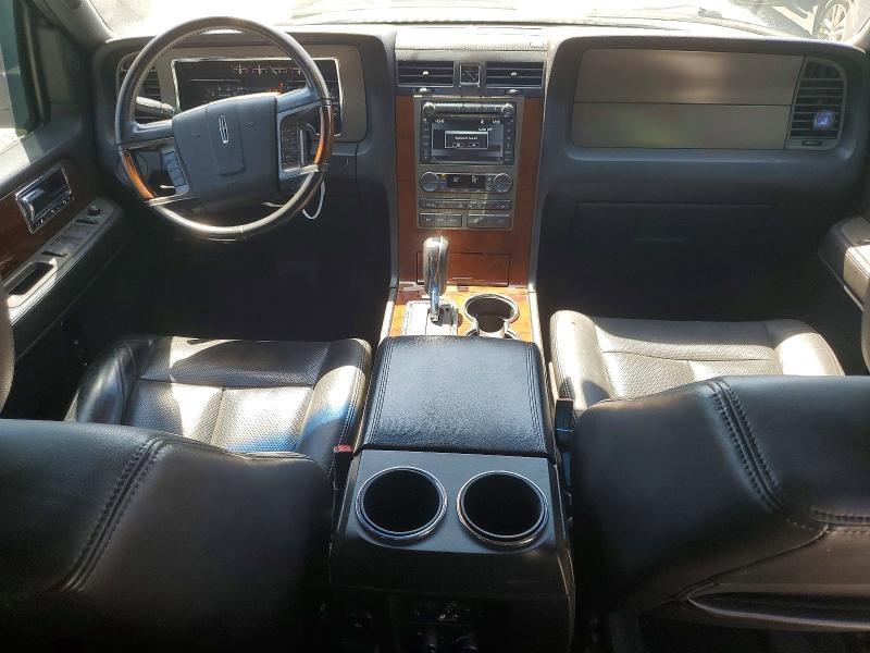 2013 Lincoln Townhouse Navigator