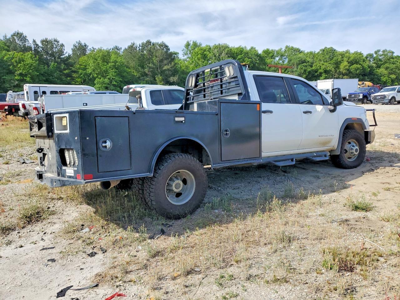 2023 GMC Sierra HD Flatbed Truck