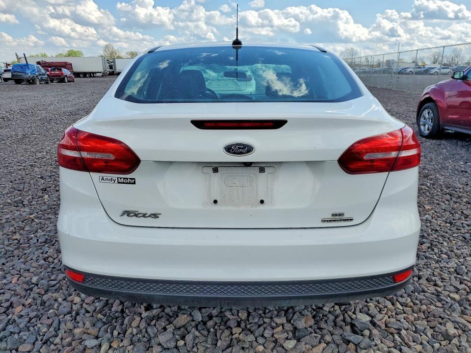2016 Ford Focus se