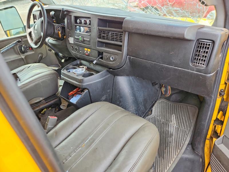2017 GMC Savana box Truck