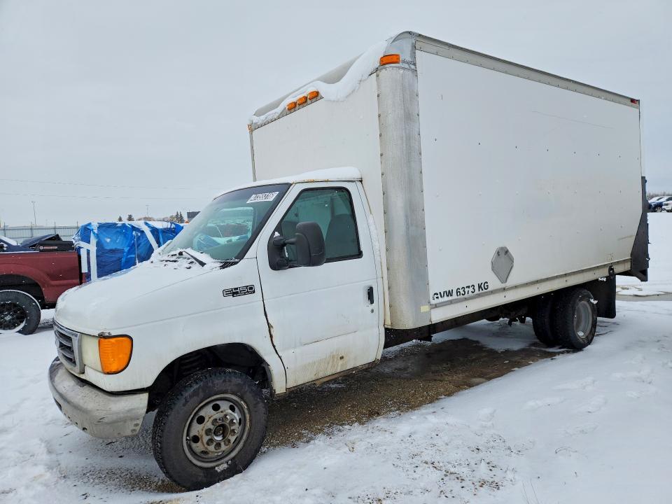 2004 Ford Econoline E450 Super Duty Cutaway Van