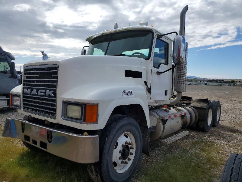 2004 Mack CH613 Semi Truck