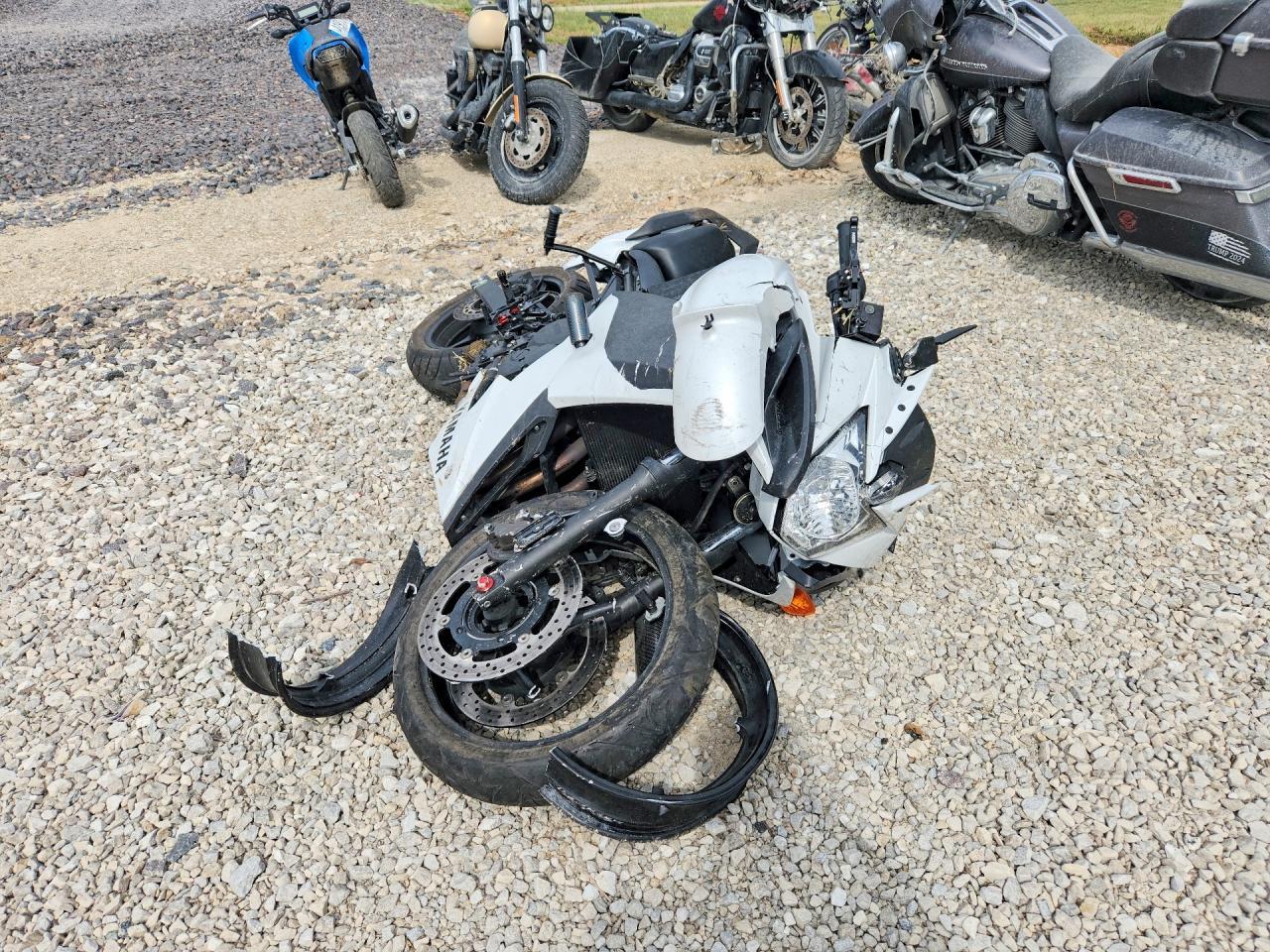 2009 Yama FZ6R