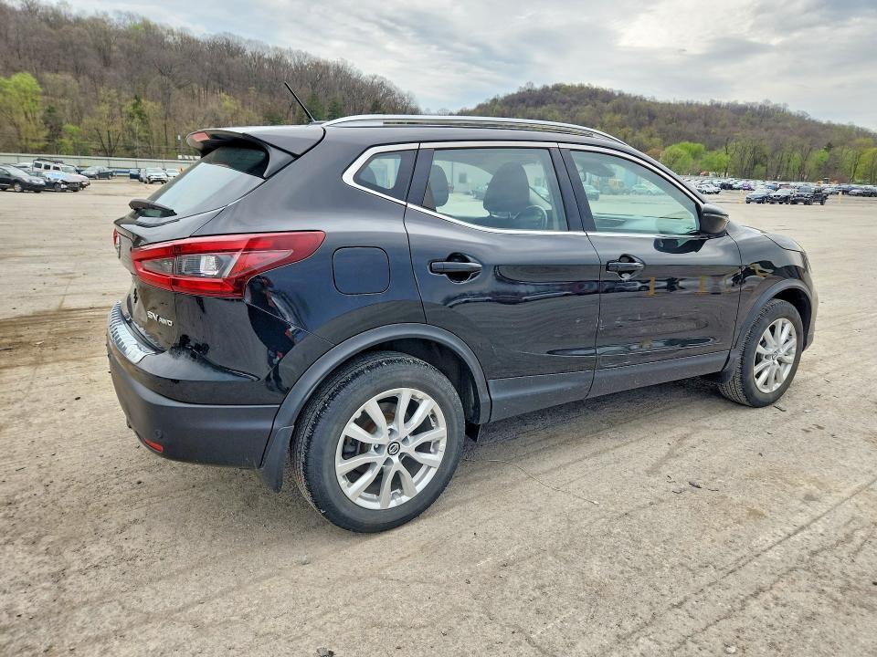 2022 Nissan Rogue Sport sv