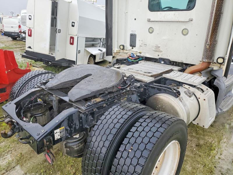 2017 Peterbilt 579 Semi Truck