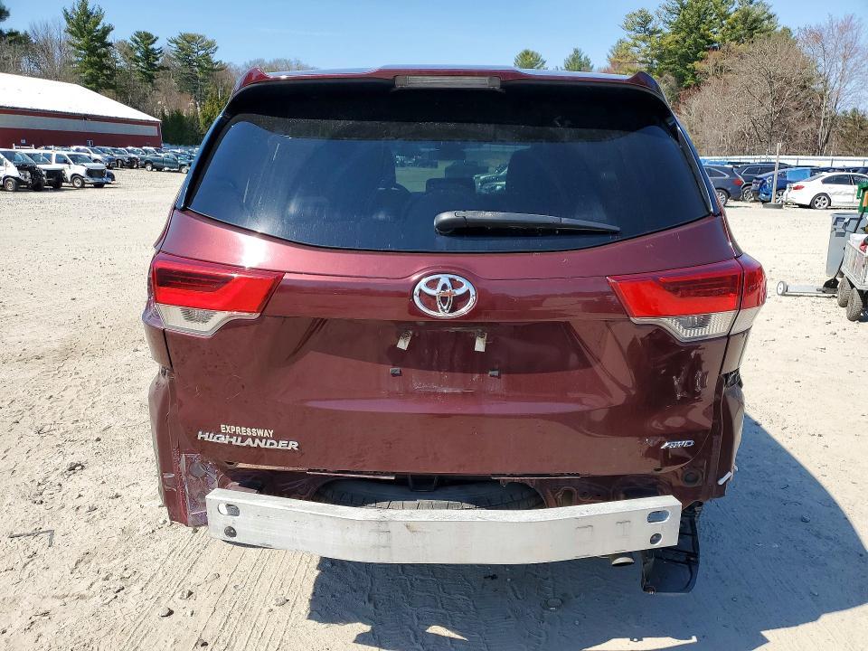 2018 Toyota Highlander le