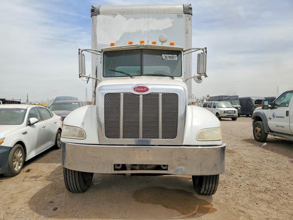 2013 Peterbilt 337 box Truck