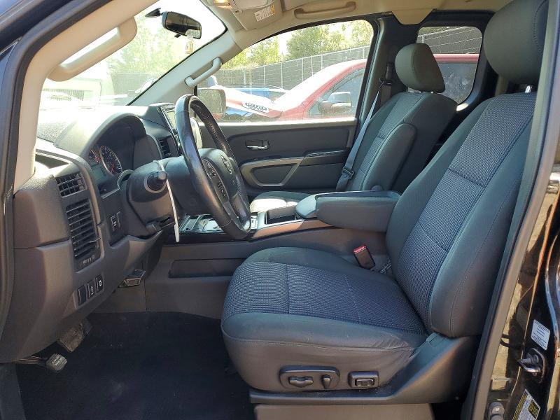 2015 Nissan Titan SV