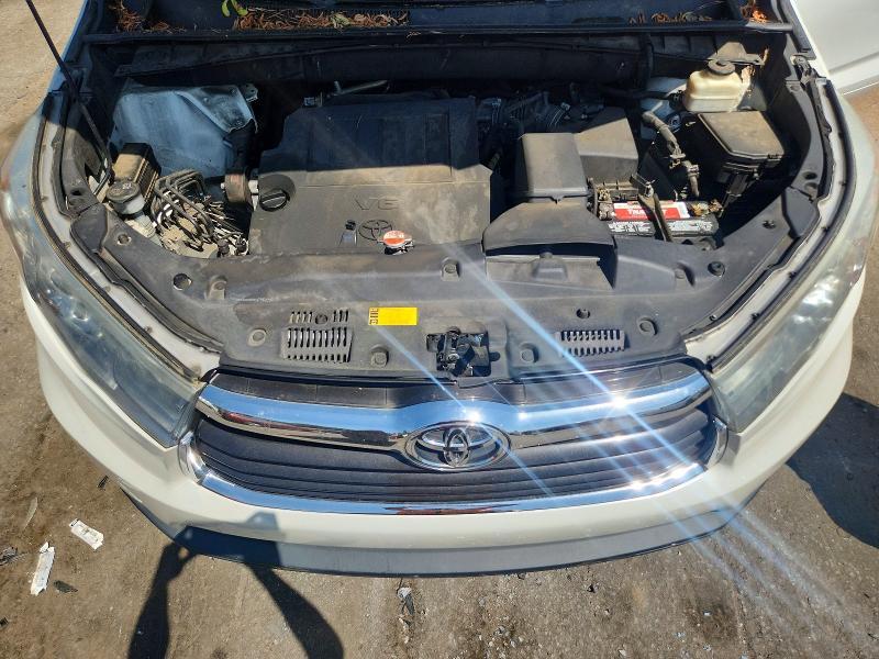 2016 Toyota Highlander le Plus