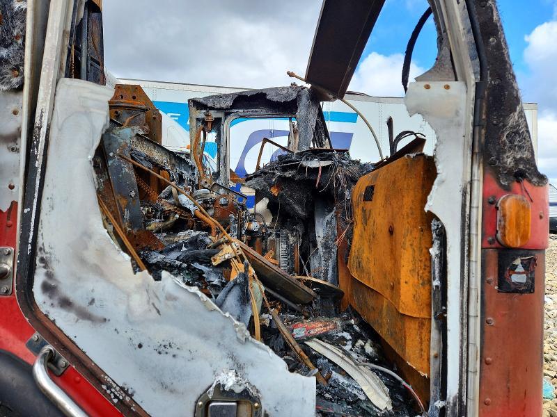 2006 Peterbilt 320 Refuse Truck