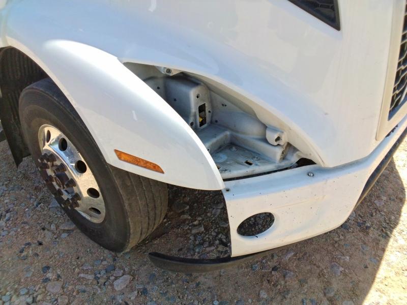 2020 Volv O VNR Semi Truck