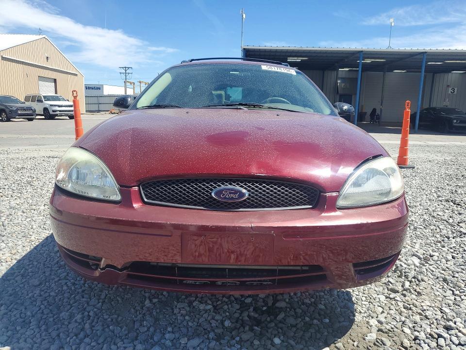 2005 Ford Taurus se