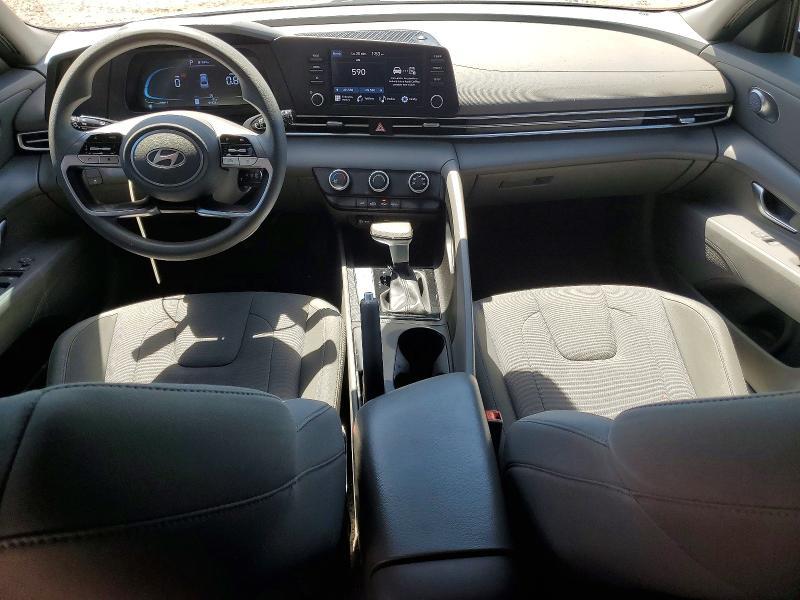 2024 Hyundai Elantra se