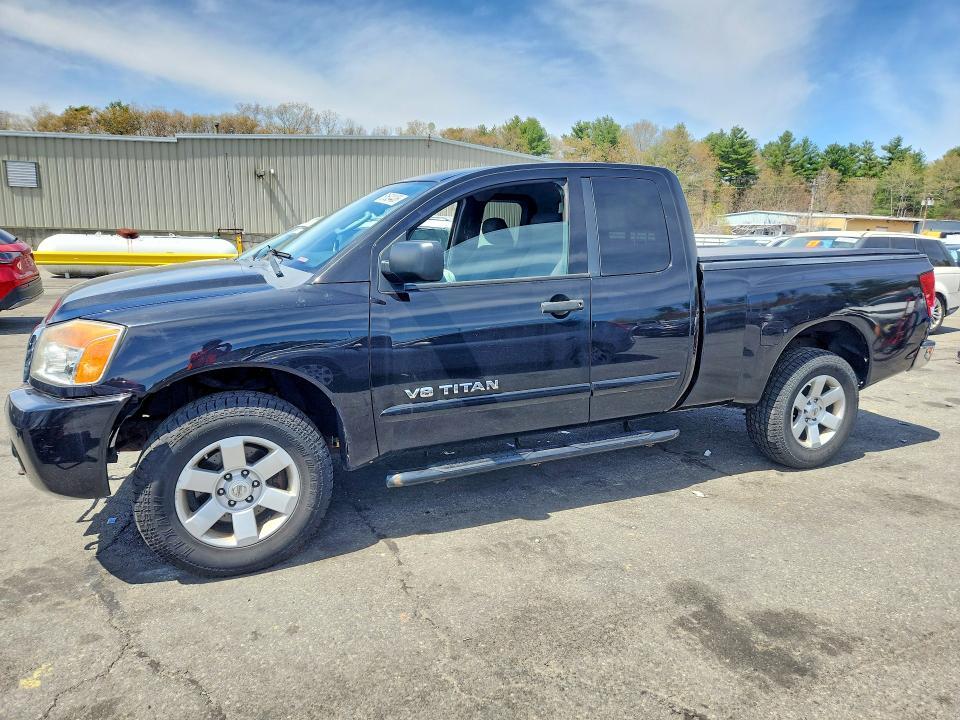2011 Nissan Titan SV