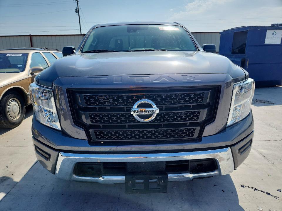 2022 Nissan Titan s