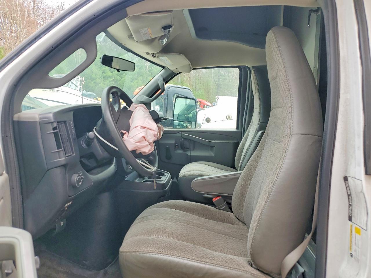2017 Chevrolet Express G3500 Delivery Truck