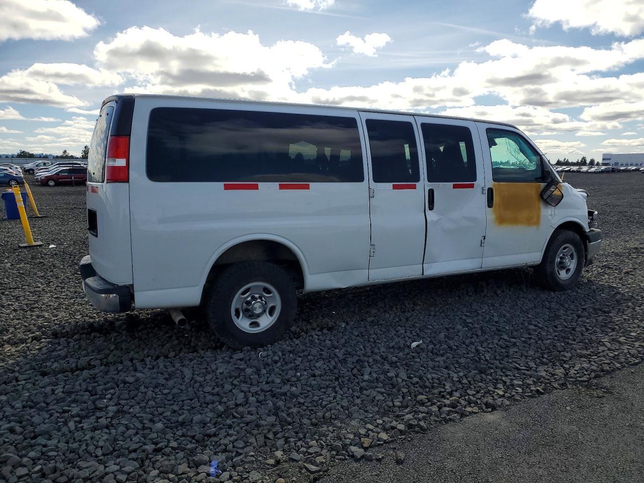 2020 Chevrolet Express G3500 LT
