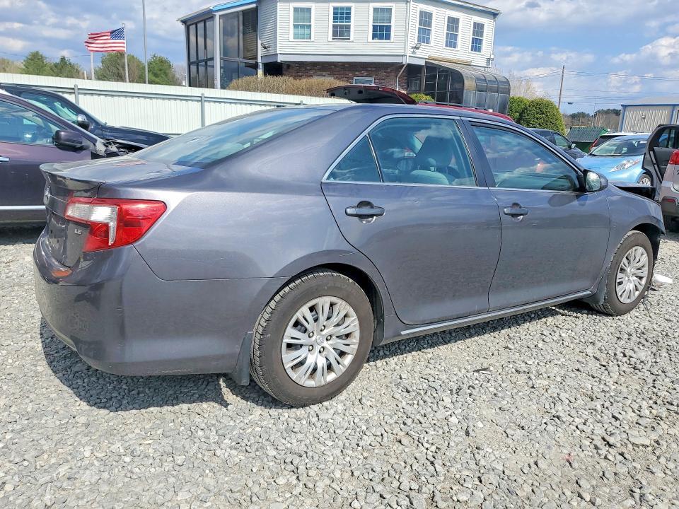 2014 Toyota Camry le