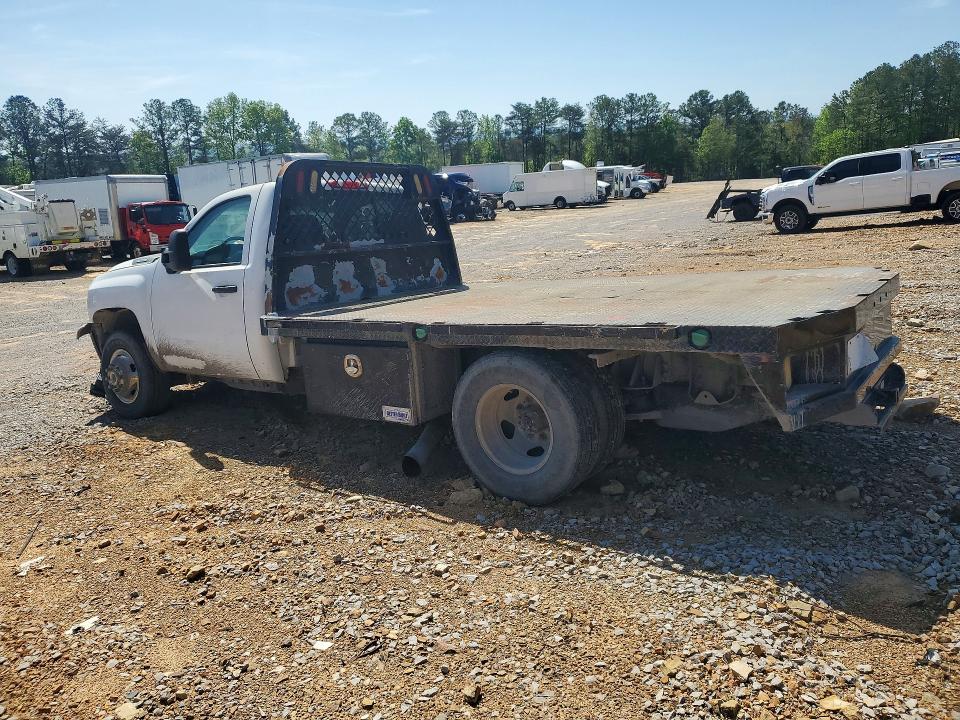 2014 Chevrolet Silverado Flatbed Truck