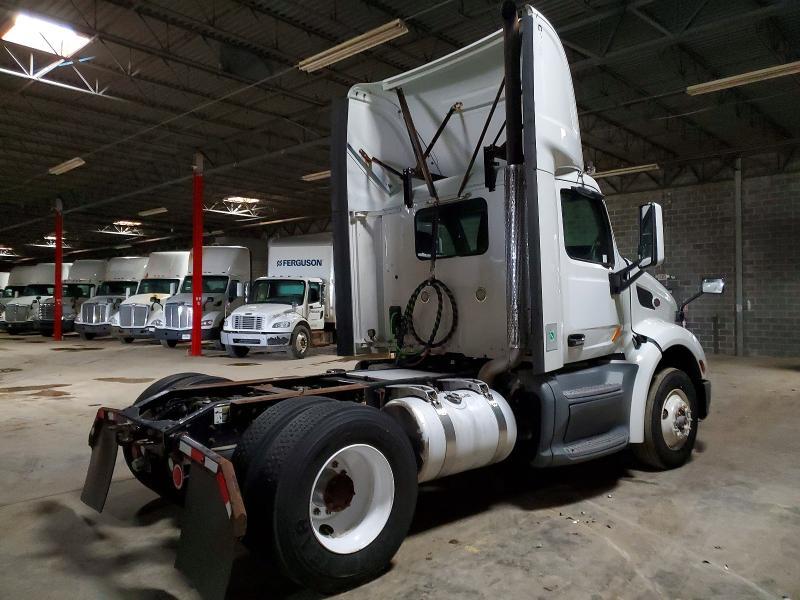 2016 Peterbilt 579 Semi Truck