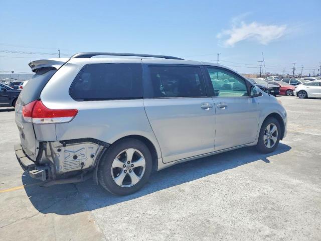 2012 Toyota Sienna le