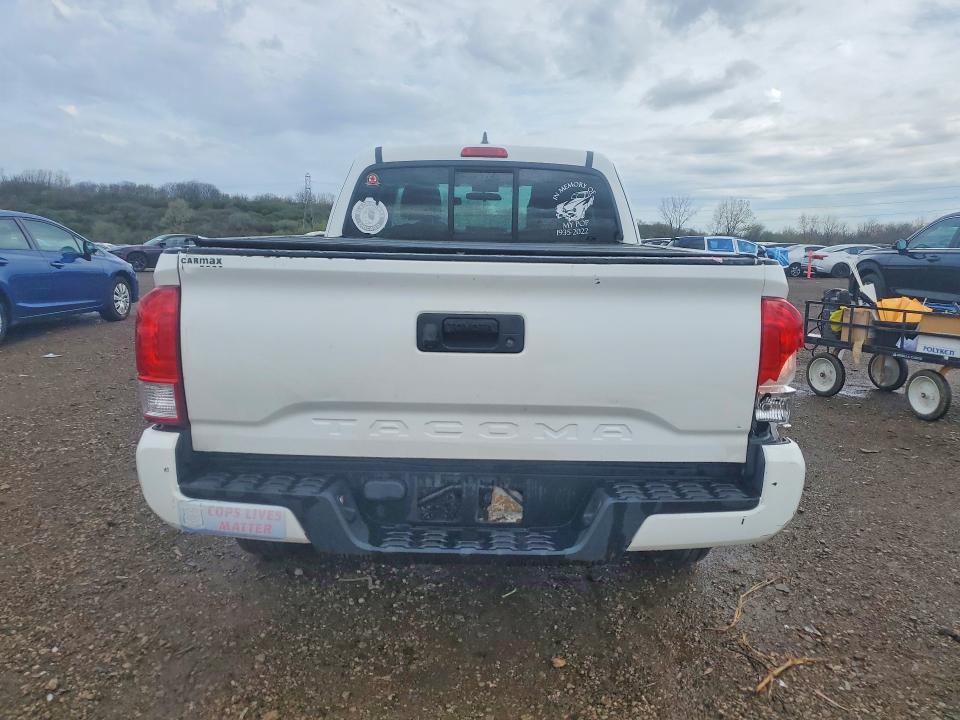 2016 Toyota Tacoma sr