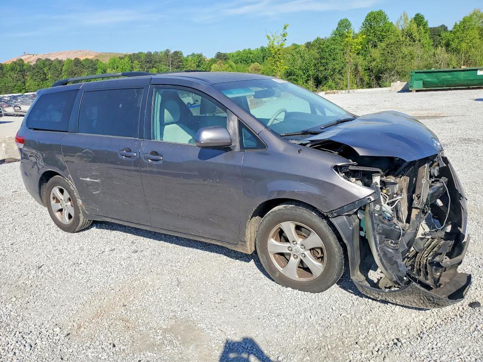 2012 Toyota Sienna le 8-passenger