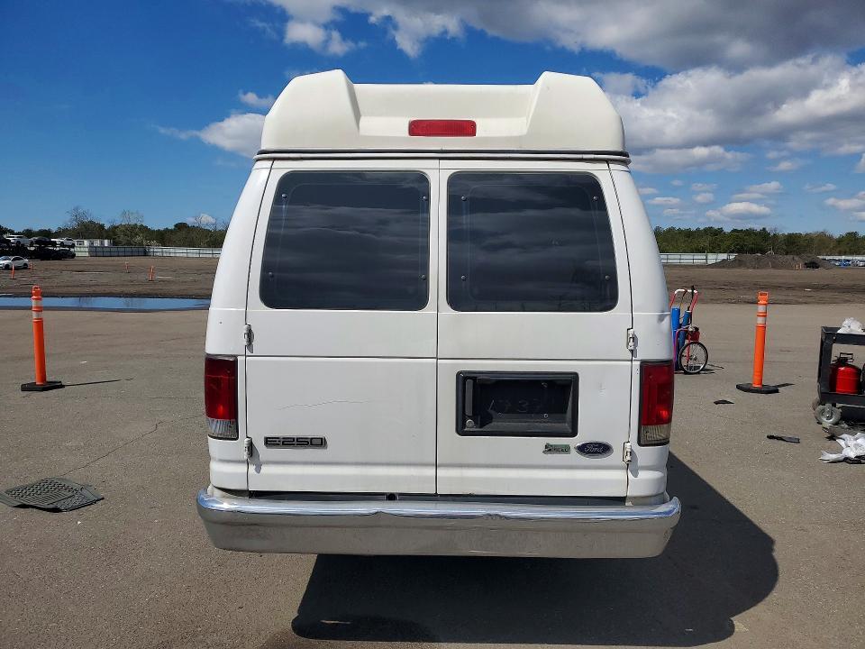2010 Ford Econoline E250 Van