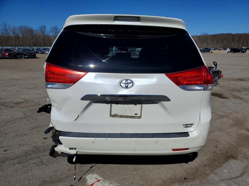2012 Toyota Sienna Limited 7-passenger