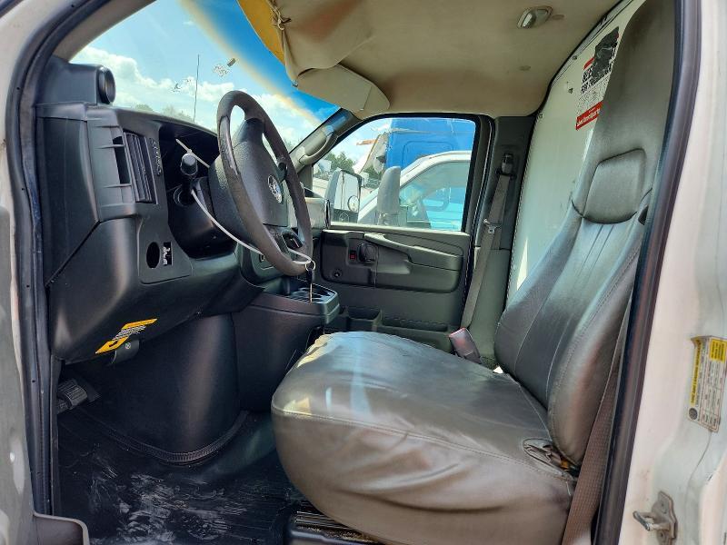 2010 GMC Savana BOX Truck