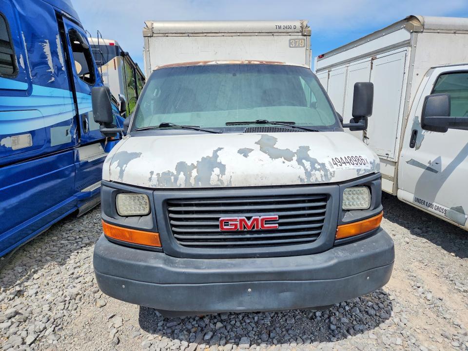 2010 GMC Savana BOX Truck