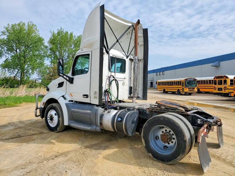 2018 Peterbilt 579 Semi Truck