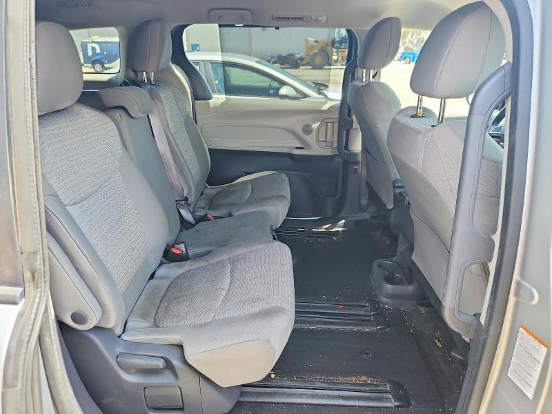 2021 Toyota Sienna le