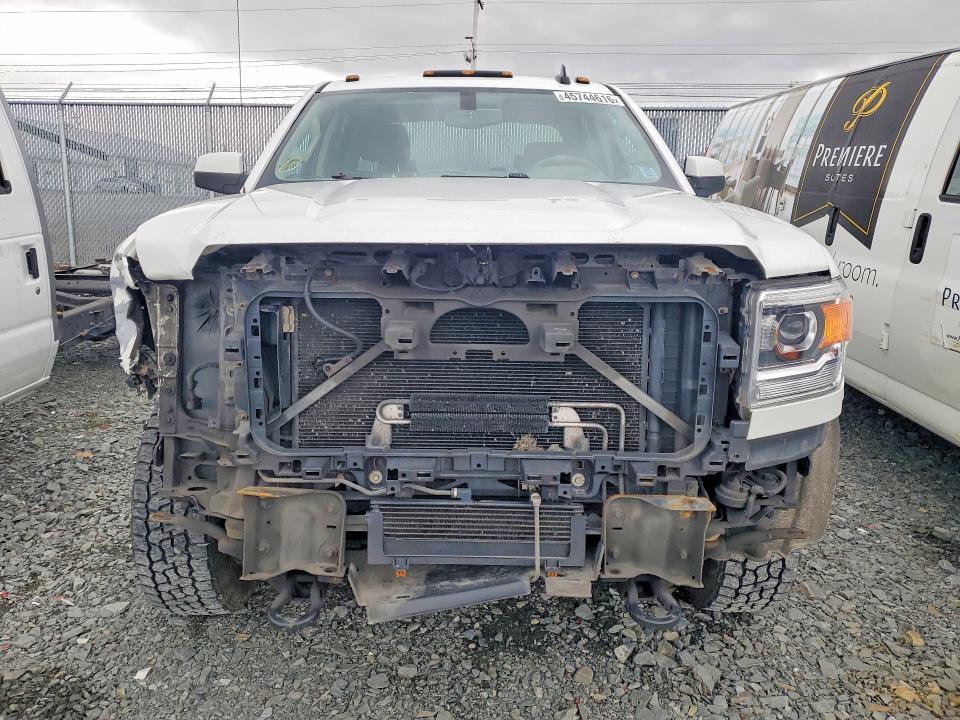 2015 GMC Sierra K2500 SLE