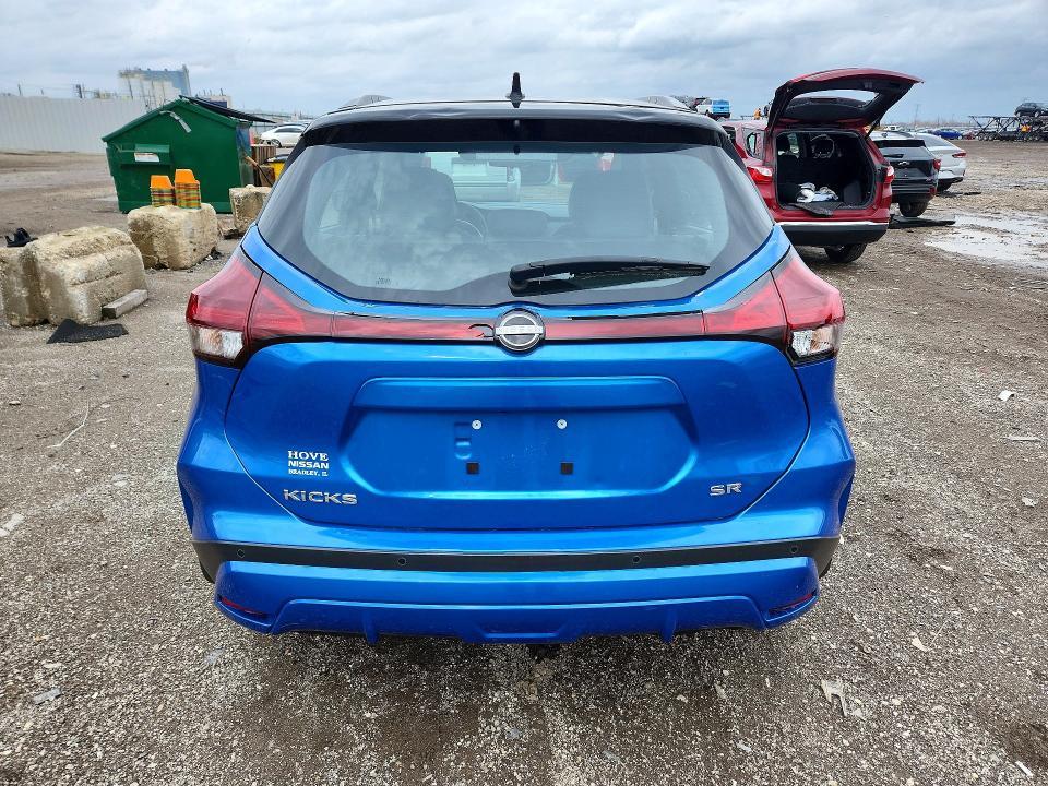 2023 Nissan Kicks sr