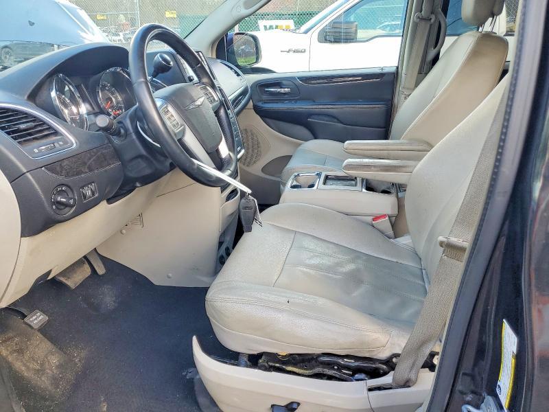 2013 Chrysler Town & Country Touring