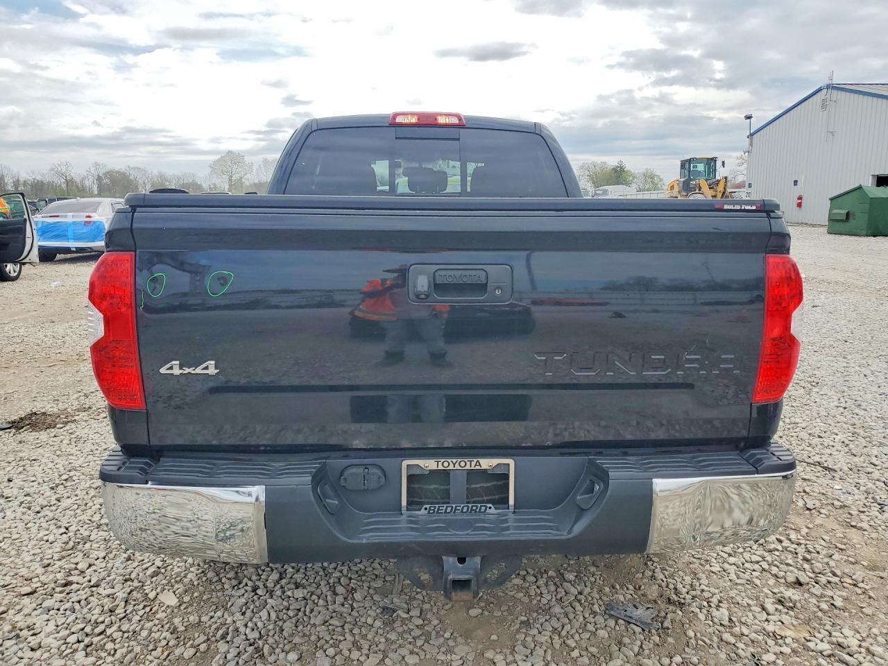 2015 Toyota Tundra SR5