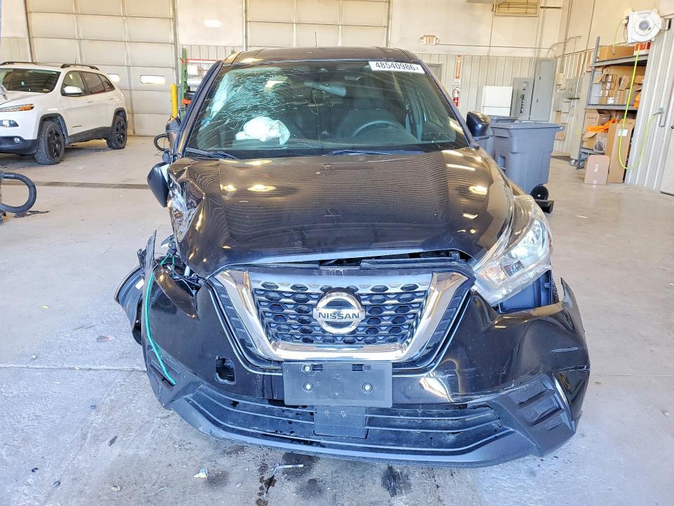 2020 Nissan Kicks s