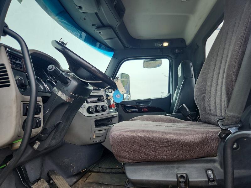 2017 Peterbilt 579 ROLL-OFF Container Truck
