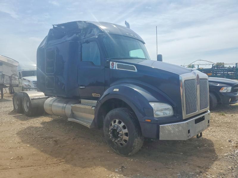 2016 Kenworth Construction T880