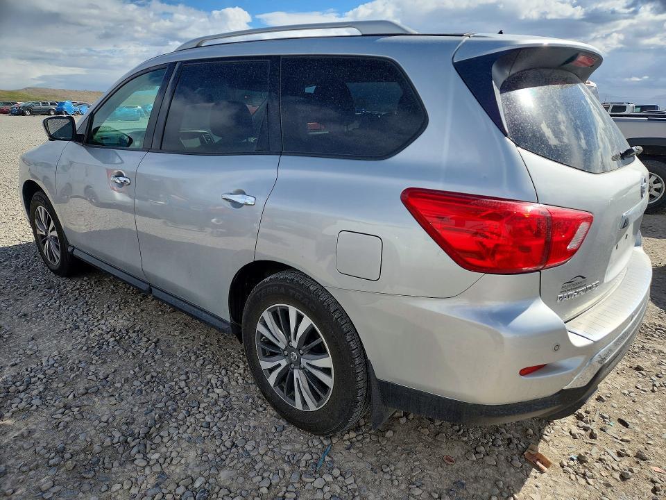 2017 Nissan Pathfinder sl