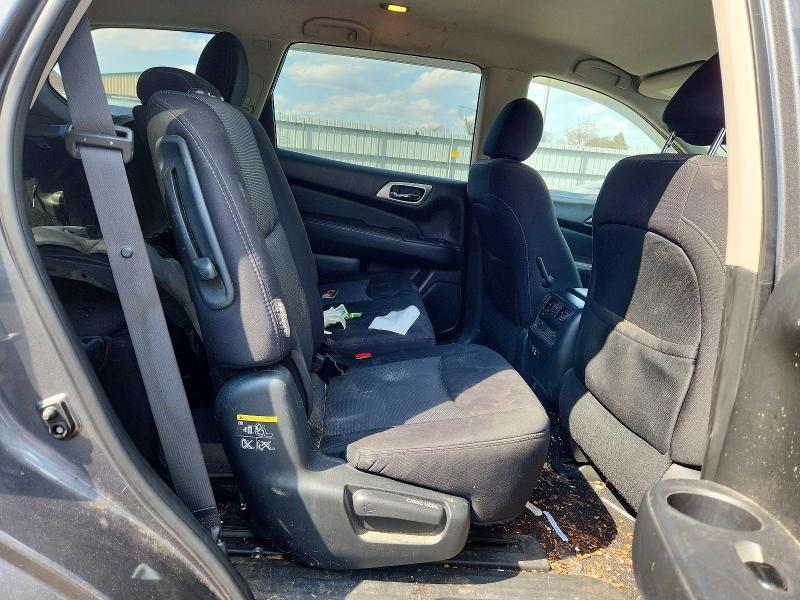 2019 Nissan Pathfinder sv