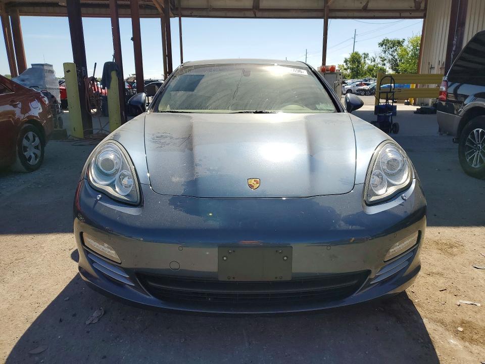 2012 Porsche Panamera 2