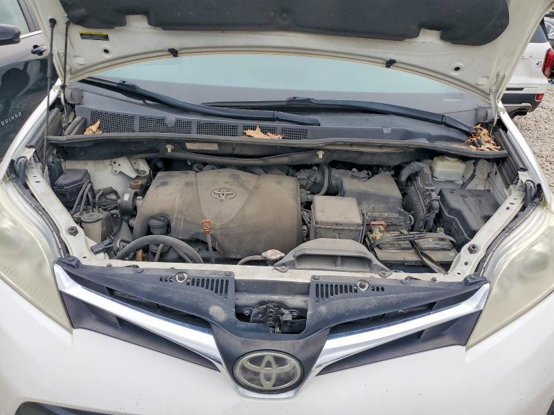 2019 Toyota Sienna le