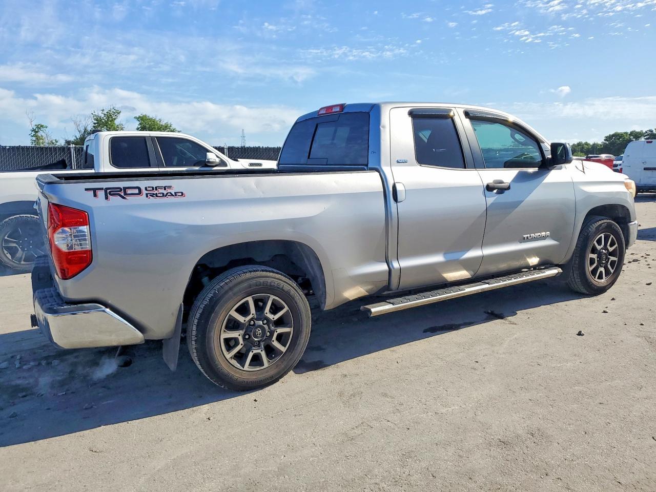 2015 Toyota Tundra SR5