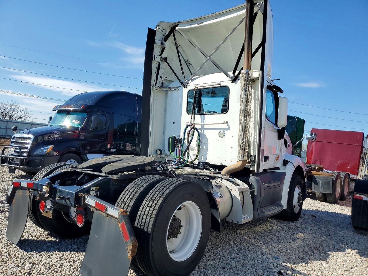 2019 Peterbilt 579 Semi Truck